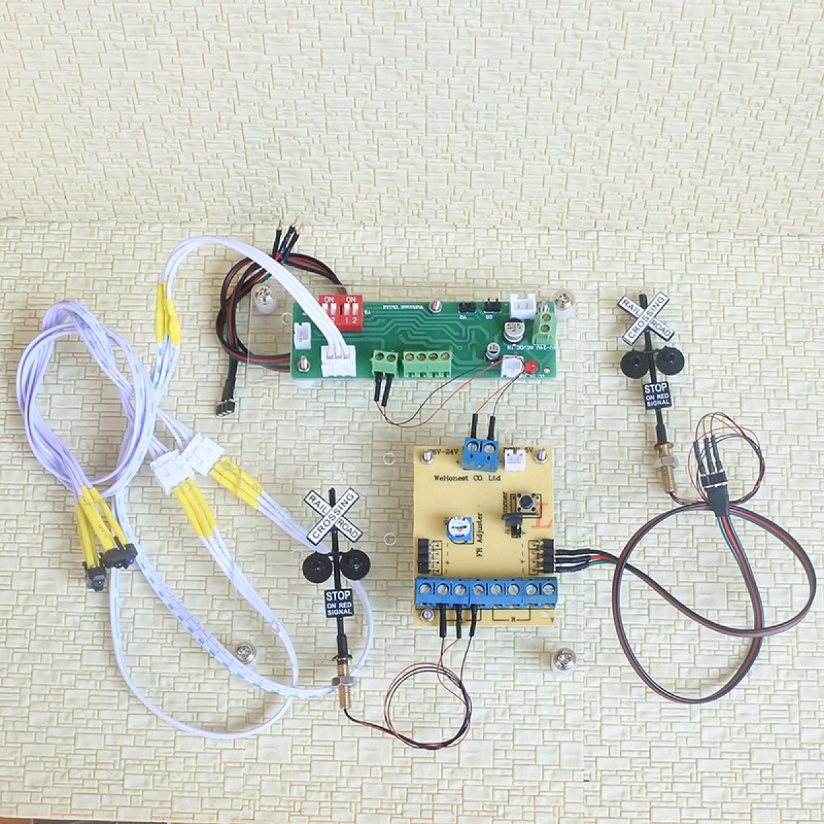 Train Crossing Signals With Automatic IR Sensor Controller – HO Scale ...