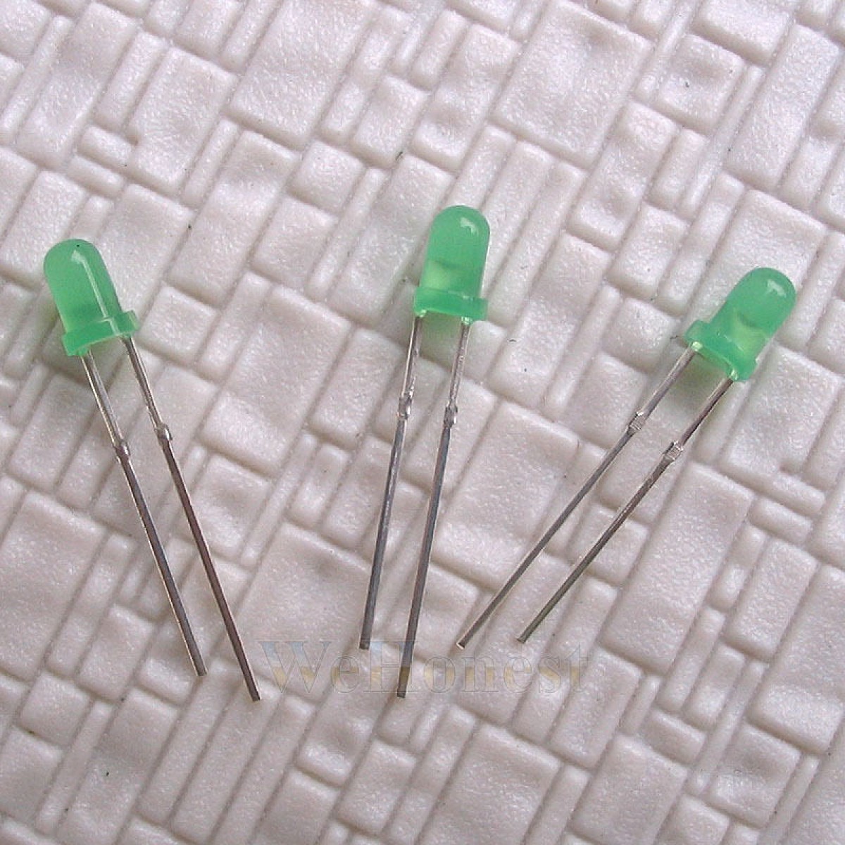 20 x Auto Twinkle Flashing Green LEDs 3mm + resistors